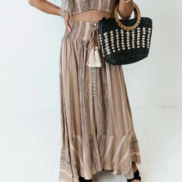 NWT SURF GYPSY - Bohemian Tan Maxi Skirt with High Low Silhouette - Picture 2 of 6